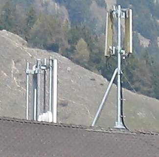 Die Anlagen von Wind und Vodafone auf dem Stalldach