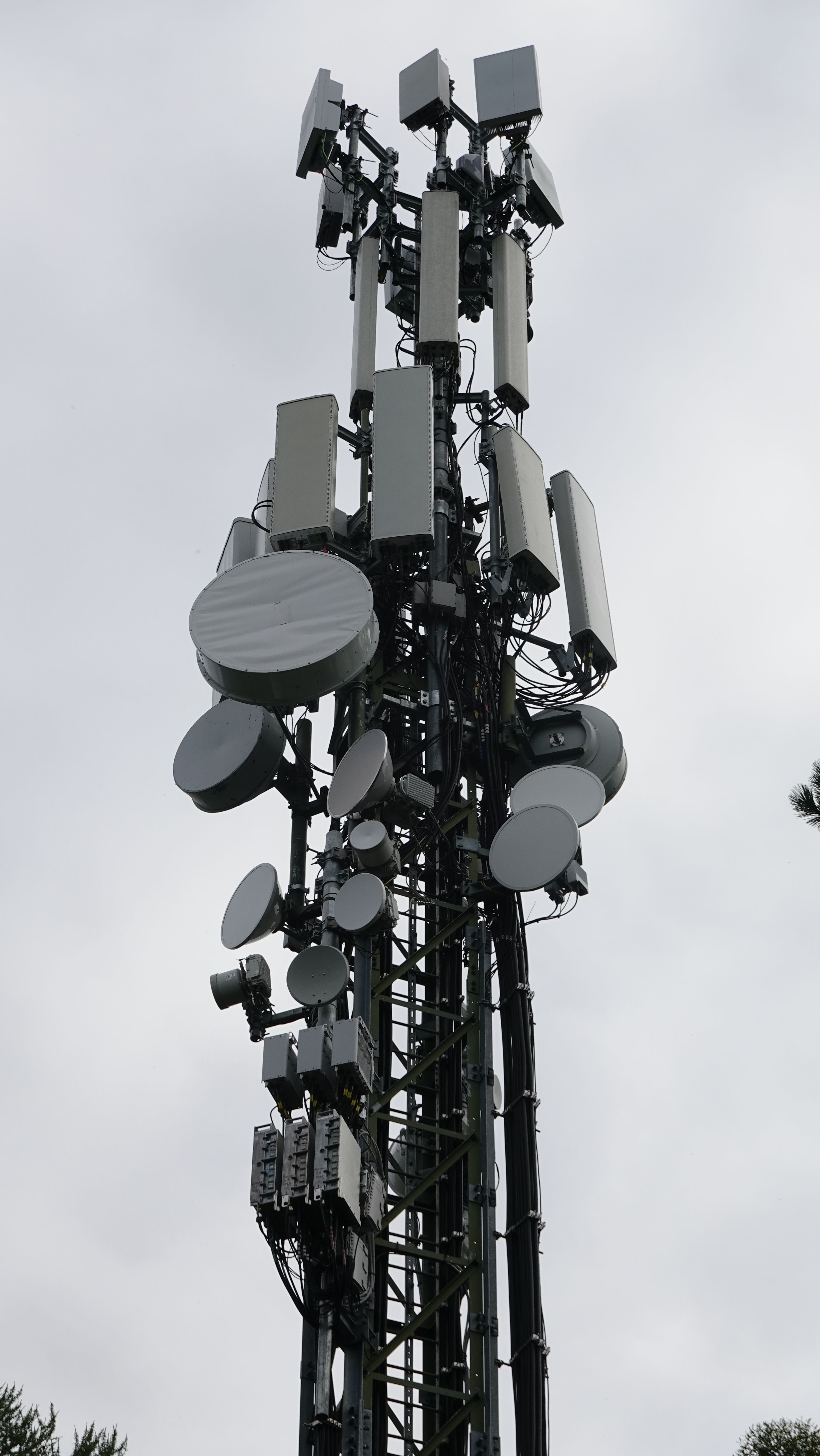 Die Antennen im September von Südwesten gesehen