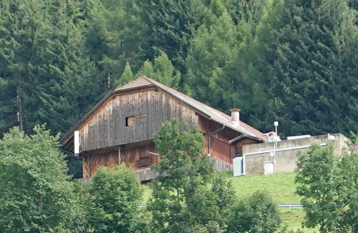 Die Antenne auf dem Stadel im September 2022