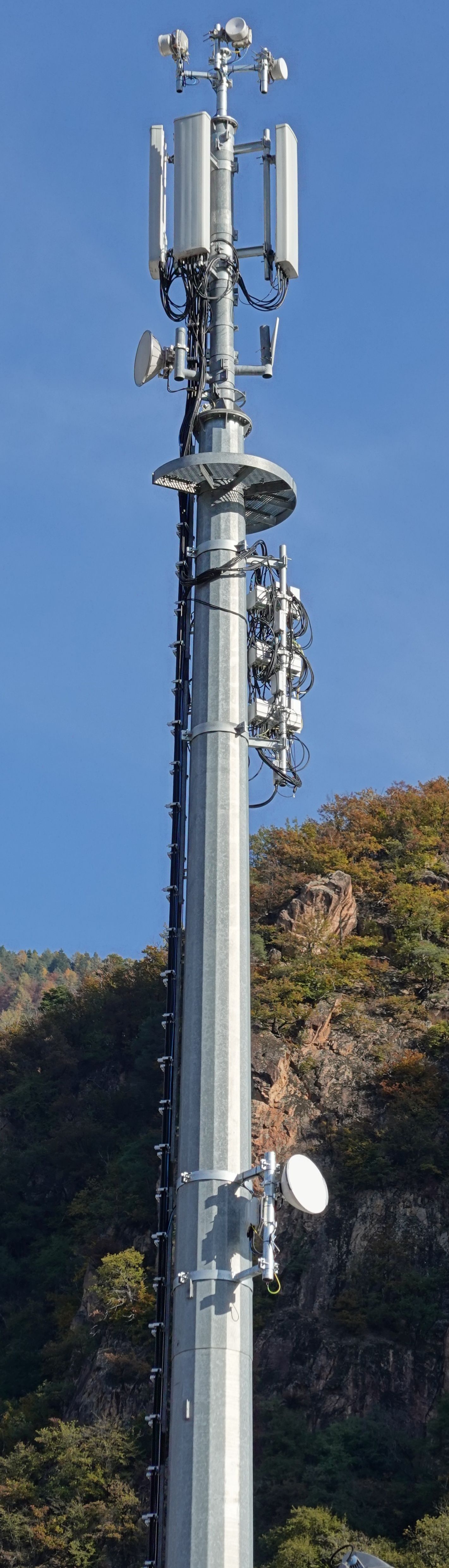 Die Anlage mit den Antennen von Eolo