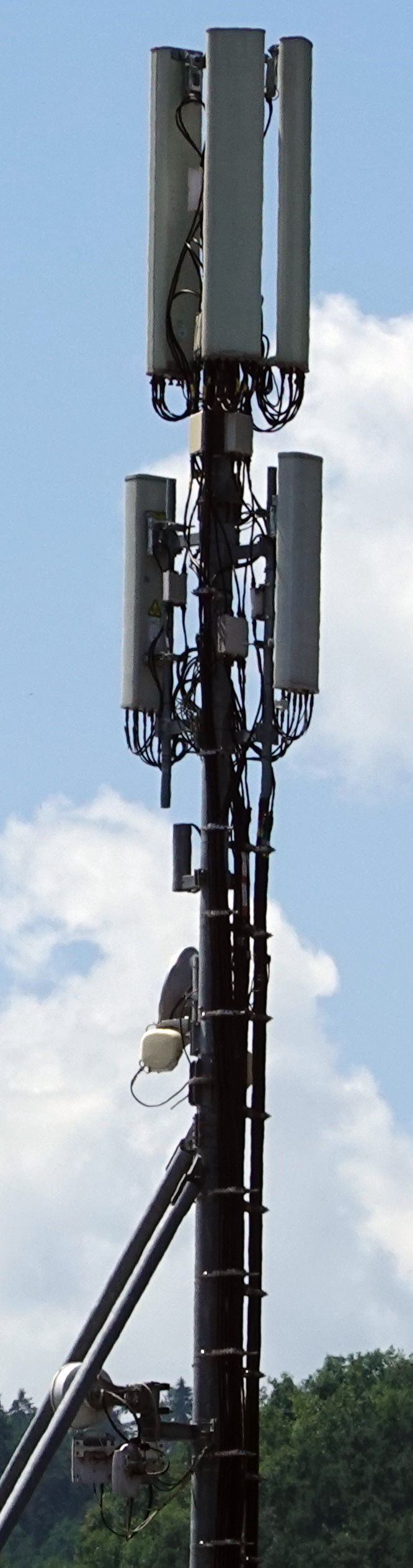 Die Antennen von Tim und Vodafone im Juni 2021