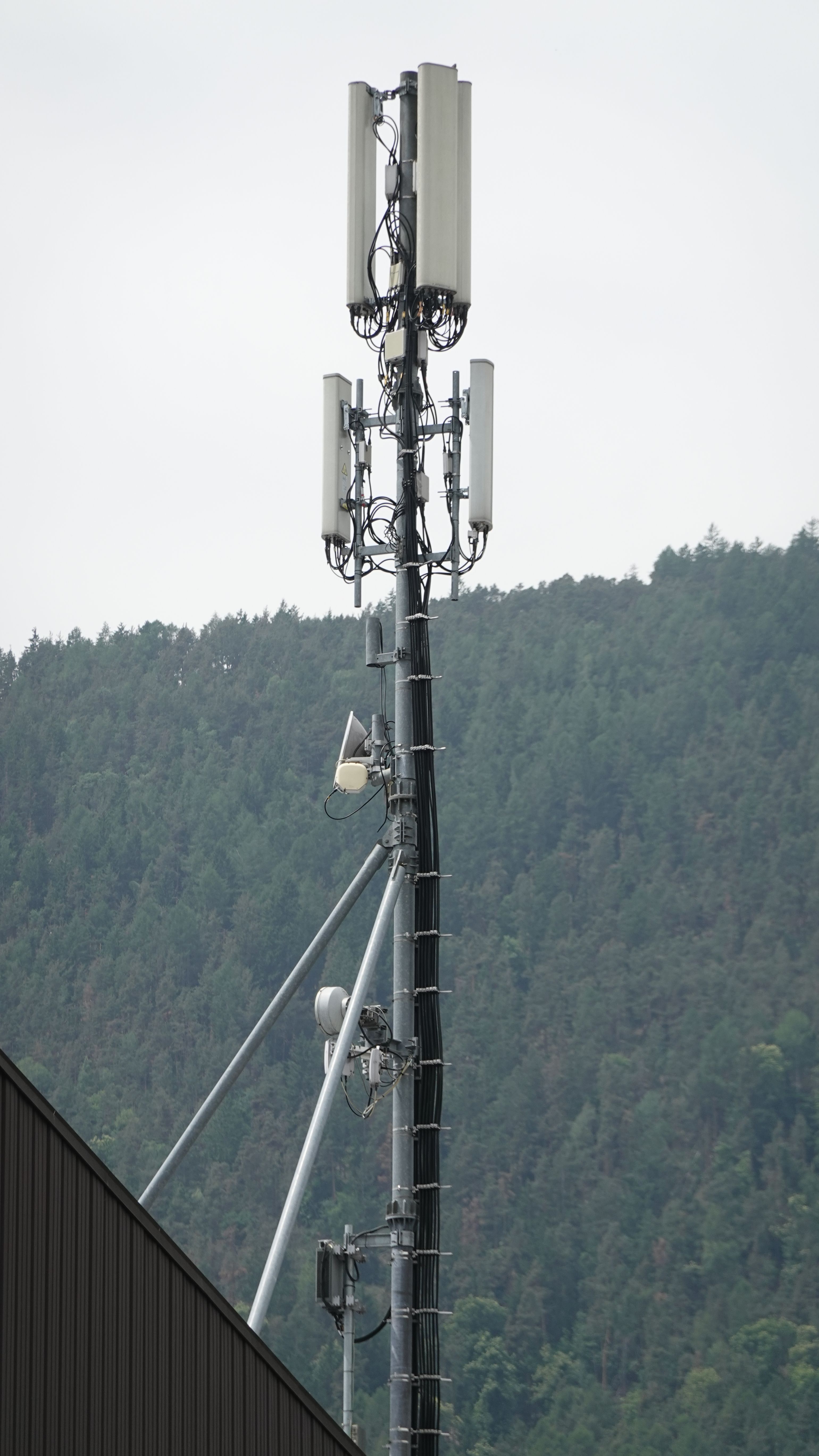 Die Antennen von Tim und Vodafone im Juni 2023