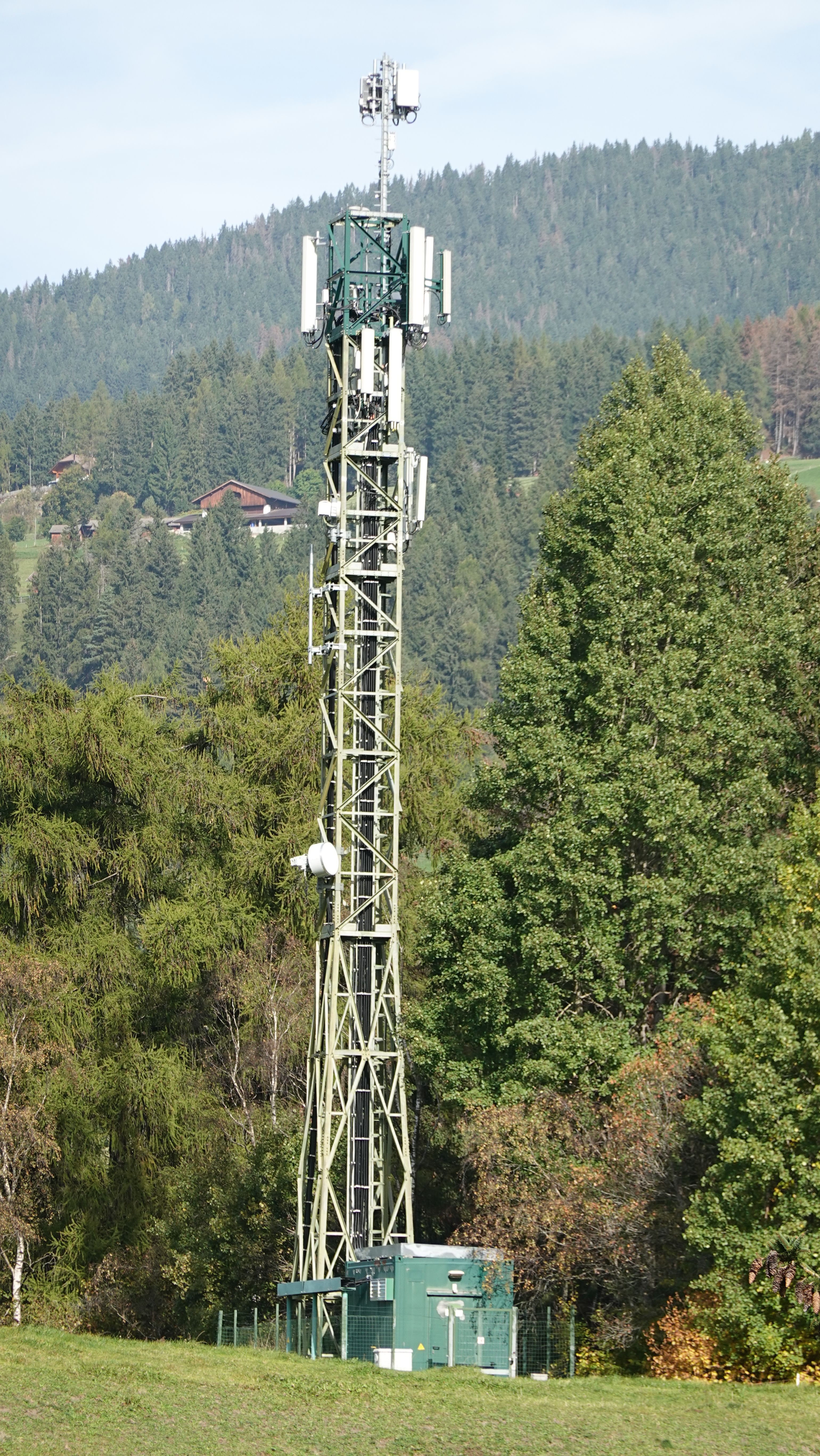 Die Anlage mit den Antennen von Tim und Vodafone im Oktober 2023