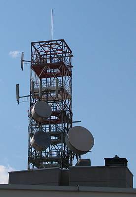 Die Anlage der Telecom mit den Antennen von Tim.