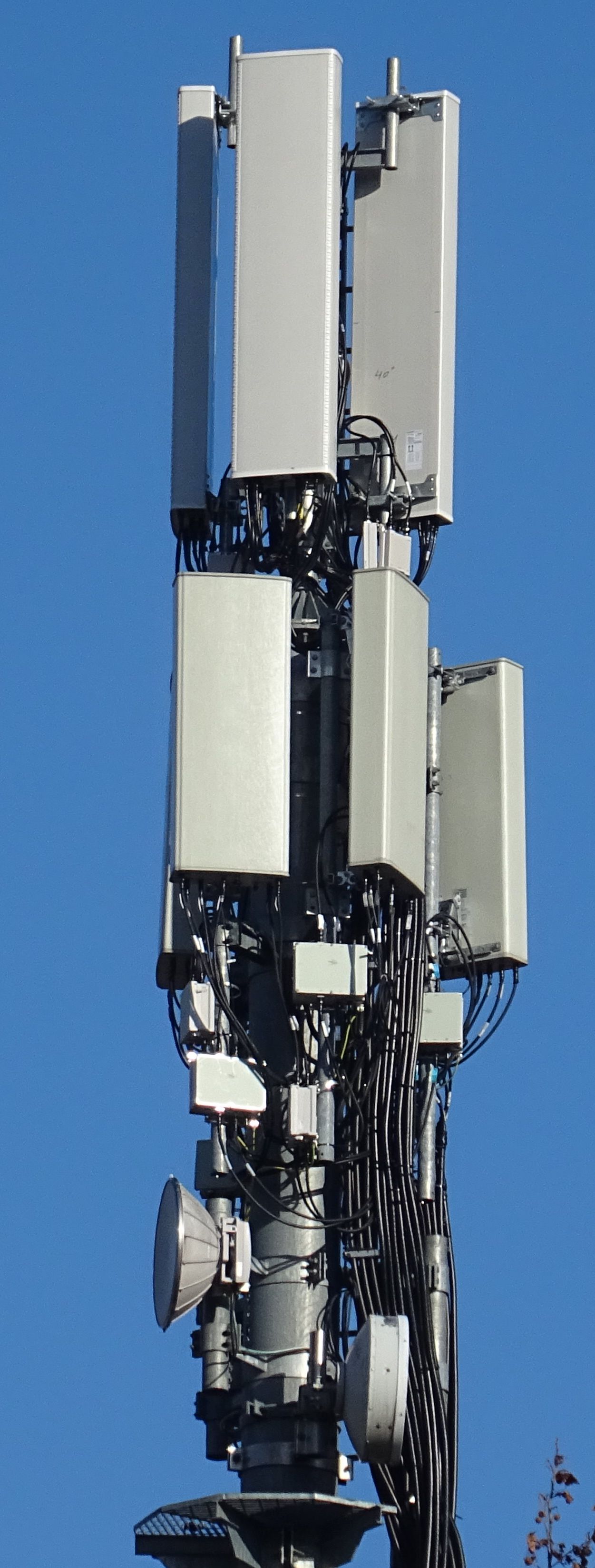 Die Anlage mit den neuen Antennen von Vodafone im Dezember 2020. Foto Daniel Z.