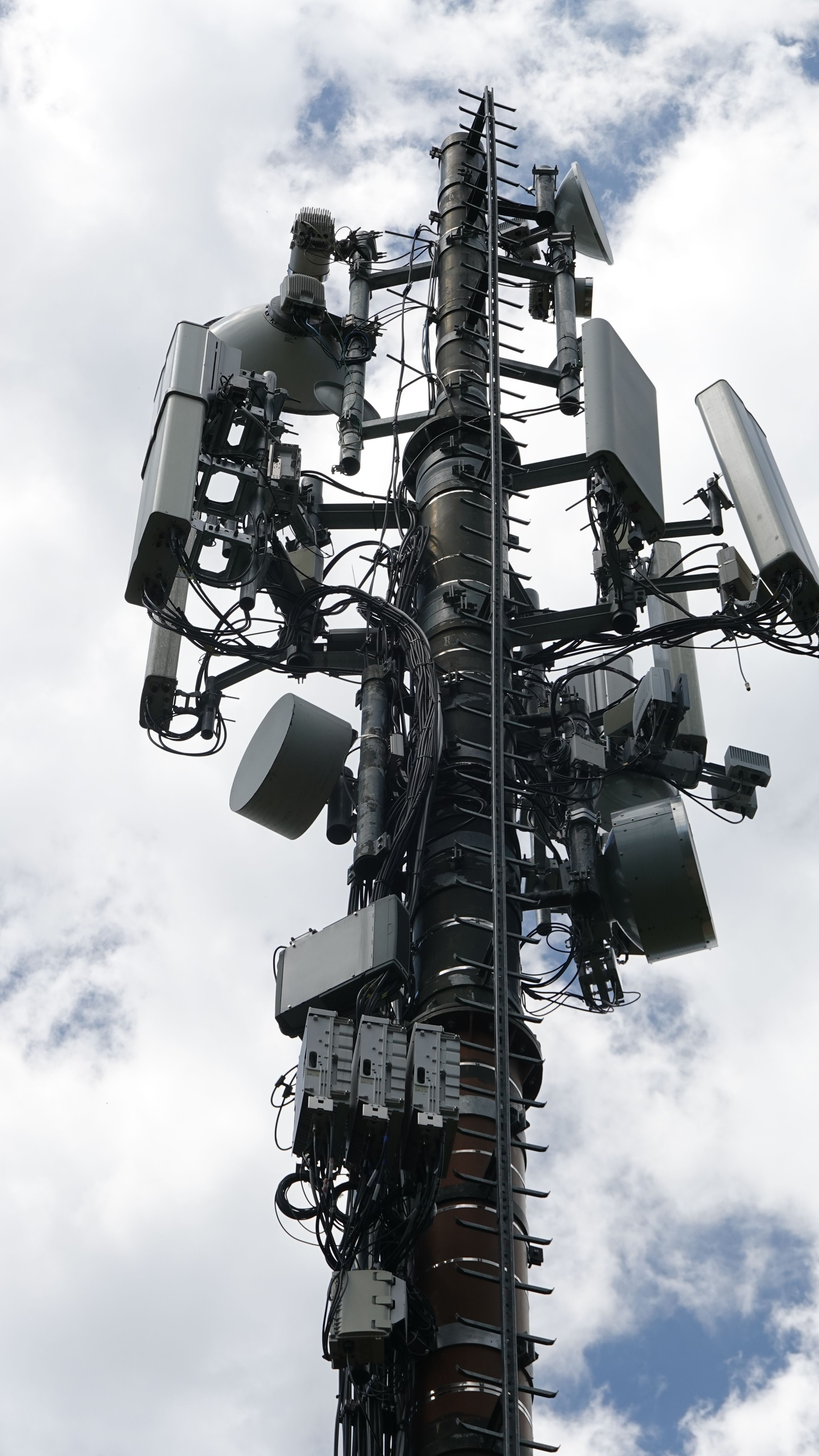 Die Antennen im Mai 2026 von Südosten aus gesehen